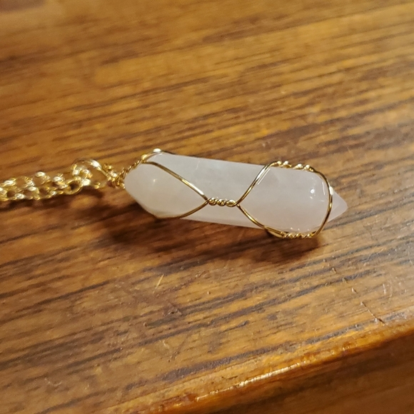 NWOT Pink Quartz Crystal Necklace - Picture 7 of 12